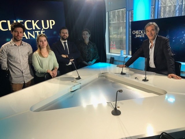 CasanovaGaetan's tweet photo. J'interviens au nom de l'@ISNItwit à l'émission check up santé de @FabienJGuez sur @bfmbusiness à 12h30. L'ensemble des internes de France ont répondu présent (médecine, odontologie et pharmacie @fnsip_bm #SNIO). https://t.co/PlHG9I3jTD