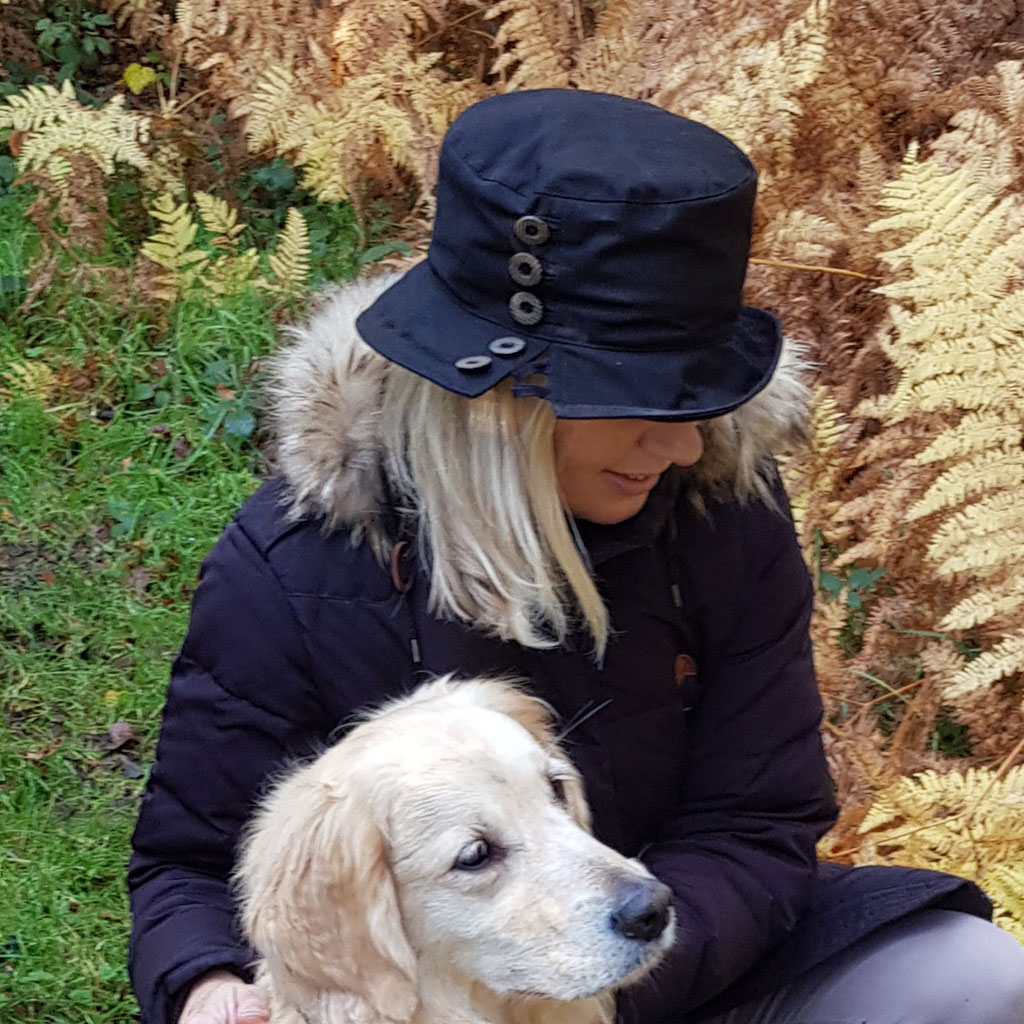 Rainhatcollectn's tweet photo. Morning everyone. Treat yourself to a warm waterproof stylish hat. Perfect for lovely country and town walks #UKGiftAM #supportsmallbusiness #gifttoyourself

https://t.co/VXzdG4Ft50 https://t.co/hz6UOkwlm3
