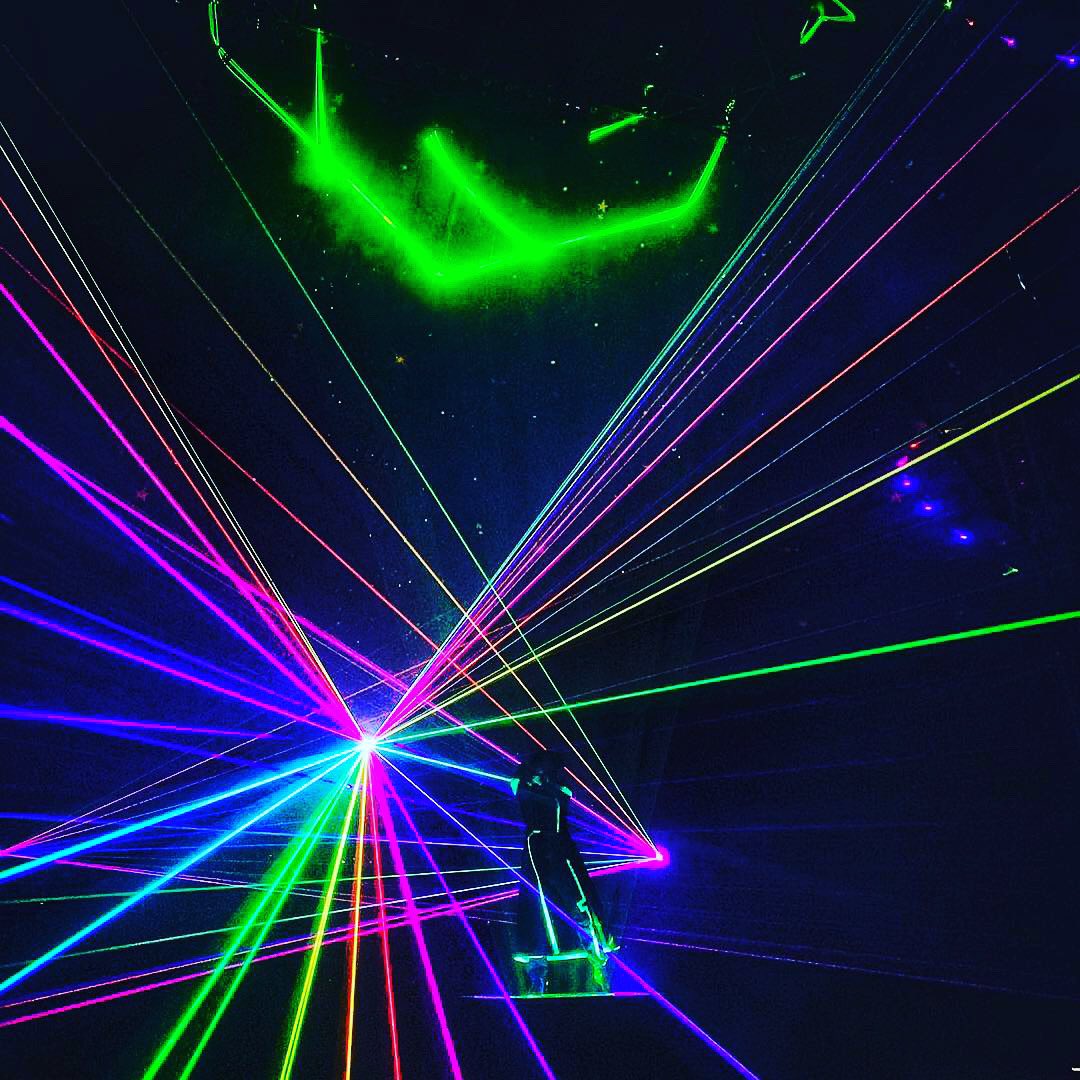 qfilmstv's tweet photo. The Power.

#abstractvideo #abstractart #beam #beams #abstractartist #abstract #laserface #light #lights #motiongraphics #motiondesign #motionartist #qfilms #qfilmstv #laser #laserworld https://t.co/Cm6ItNxlfl