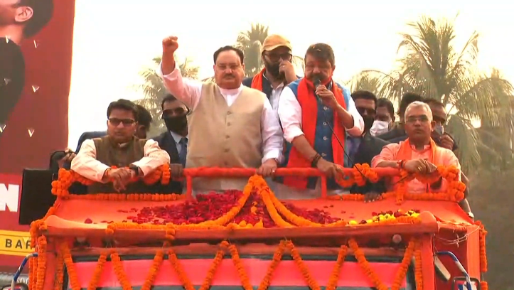 BJP4India's tweet photo. भाजपा राष्ट्रीय अध्यक्ष श्री @JPNadda के बर्धमान, पश्चिम बंगाल में रोड शो में उमड़ा जनसैलाब। https://t.co/fJIJQECihb