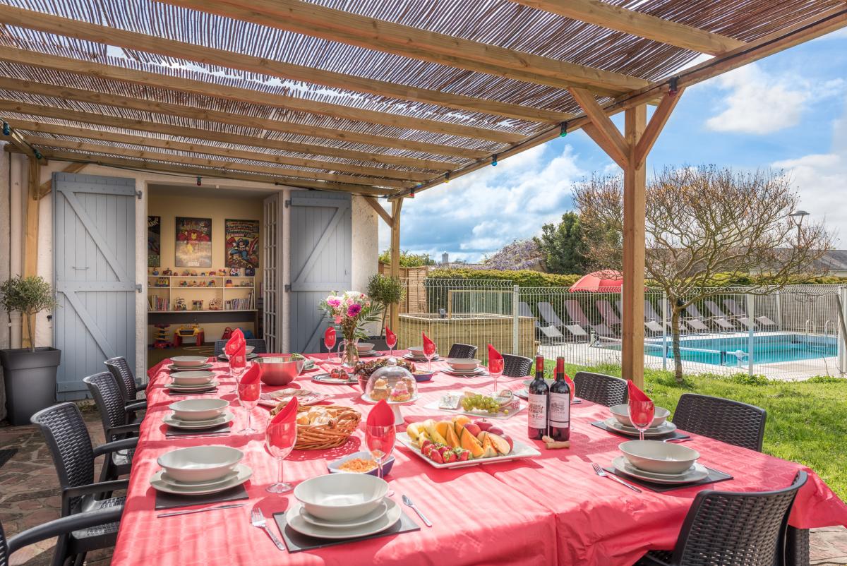 holidaytots's tweet photo. Beau Rivage, a wonderful child-friendly holiday home in Pays de la Loire, France, worth considering for a summer holiday ☀️🇫🇷
Only 5 minutes’ drive to sandy beaches and a 2-minute walk to bars/cafes and restaurants
https://t.co/3Phyp0jrbv
#holiday #france #brittany #summer2021 https://t.co/9UOadkzn9O