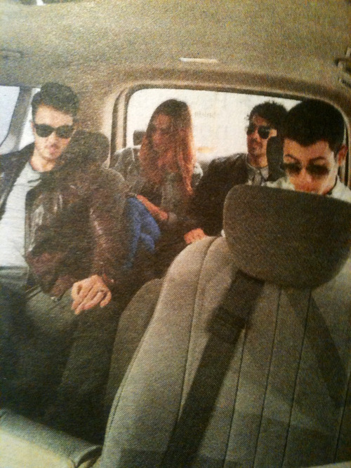 Joe and Blanda (Janda) were always together, as she followed him on tour with the Jonas Brothers. When she wasn’t following him, he sent her flowers (1st picture).