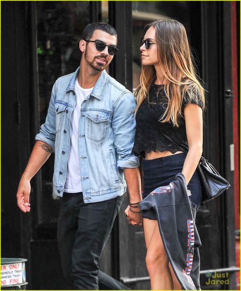 3rd picture: It was rumored, by Oceanup, that Joe had a sextape with Blanda Eggenschwiler coming out. The entire Jonas group of friends made fun of it on Twitter.