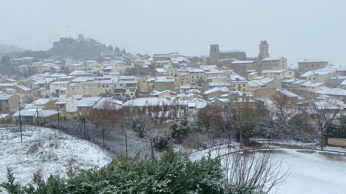 NavarraTV's tweet photo. TEMPORAL | Preciosa imagen que nos hacen llegar de Miranda de Arga.

#Filomena nos está dejando imágenes así en #Navarra. 

Recuerda que nos puedes hacer llegar tus fotos y vídeos al WhatsApp 669 07 45 59.

#meteoNAVARRATV

https://t.co/EDCG4xRkbz https://t.co/thvYnmrPpx