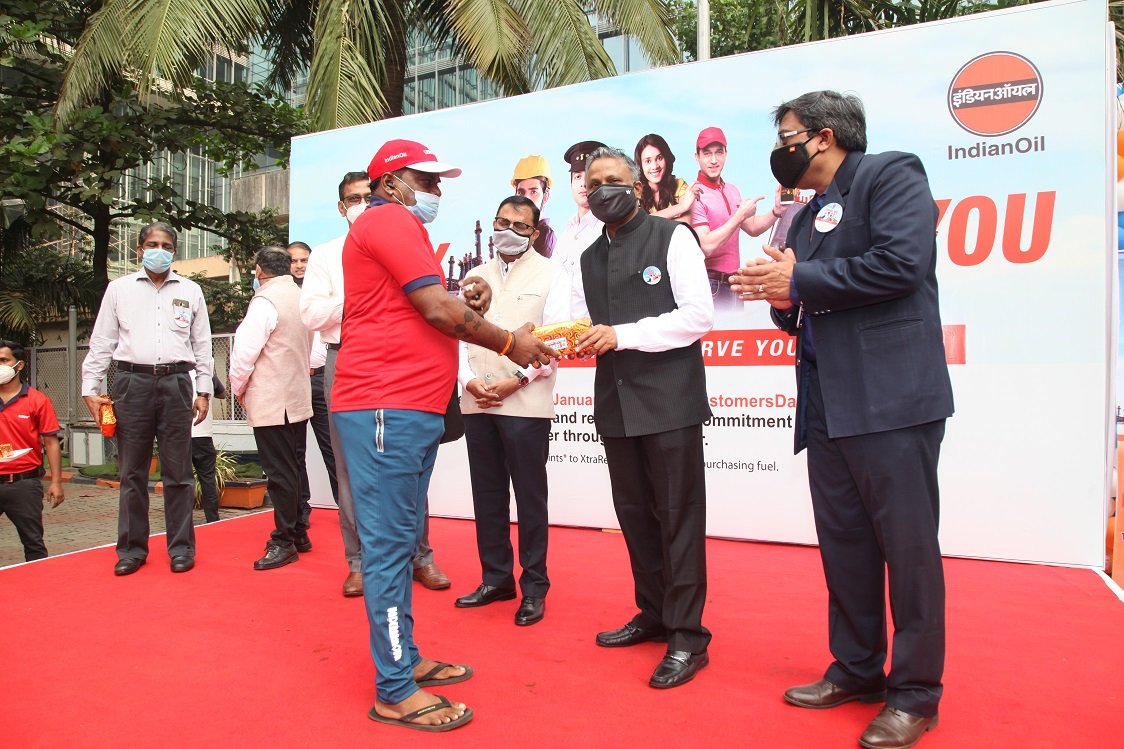 Customers are our biggest assets we treasure &amp; value. Mr Amitabh Akhauri, ED &amp; SH, Maharashtra &amp; Goa State Off. along with Mr Subimal Mondal, ED Lubes, HO celebrating customers day at COCO BKC #IndianOilCustomersDay #PehleIndianPhirOil