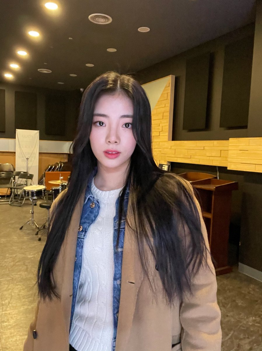 RBW_PURPLEKISS's tweet photo. [#고은] 🧥 쇼 미 더 퍼키 🕶 https://t.co/7CWeYM0DRw