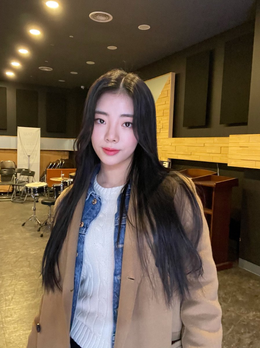 RBW_PURPLEKISS's tweet photo. [#고은] 🧥 쇼 미 더 퍼키 🕶 https://t.co/7CWeYM0DRw