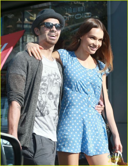 These were tough times in our and Joe’s life because it was when the Jonas Brothers band broke up. Joe was often spotted with what seemed to be a sad face, until one day picture 4 came out and we finally saw Joe’s smile again.