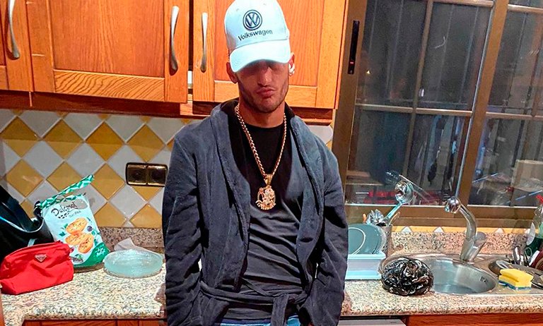 Fleek_Mag's tweet photo. .@secoweedcodein, componente de #LaMafiaDelAmor (que nadie olvide su anunciado regreso), conecta con el dominicano 99 sobre una producción musical de #ambeats y #Shizen que combina drill con dembow.
Puedes escuchar su nuevo track en https://t.co/xxjMKnSFnu https://t.co/W3gGPvD5Dl