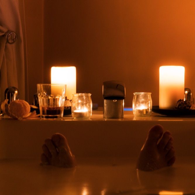 my_brighton's tweet photo. We love candlelit baths on a cold evening in our luxurious claw foot tub! 🛁😍  https://t.co/JXGzZr7ddD 

#bathtub #saturdaynight #selfcare #relaxation #meditation #selfhelp #brighton #flatraffle #competition #luxuryhomes #winning #goals #interiordesign #dreamhome #homesweethome https://t.co/1zAoddvGPJ