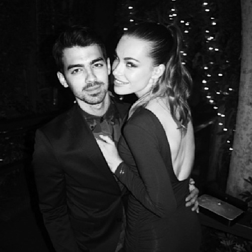 2014: Joe, Blanda, Nick, Olivia and other friends were spotted in Bahamas for a wedding.