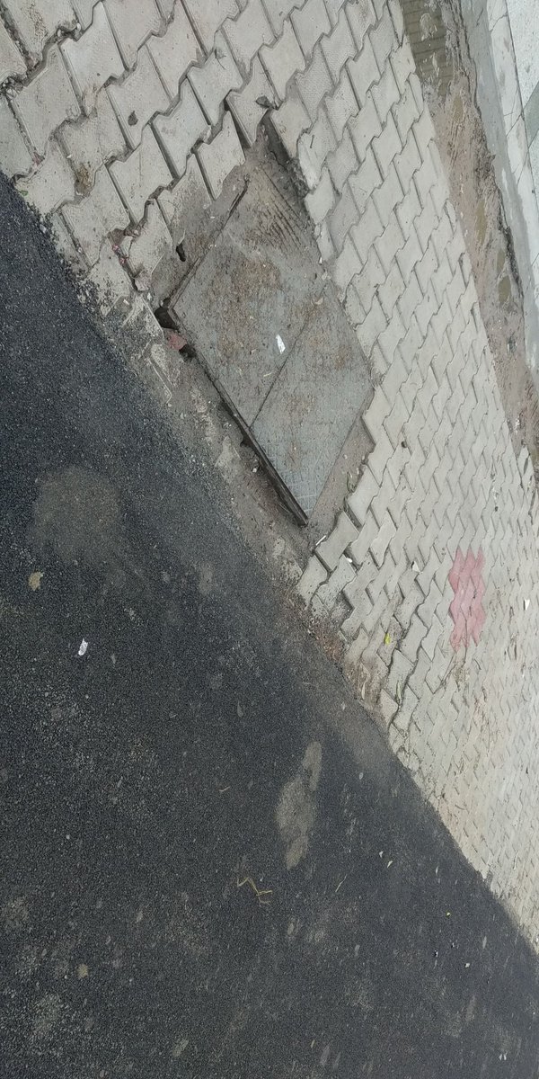 <a href="/GzbNagarNigam/">Ghaziabad NagarNigam</a> @Mayor_Ghaziabad <a href="/MSTawarIAS/">Mahender Singh Tawar IAS</a> poor standard of newly constructed road at Rajendra Nagar Sahibabad sector 2 block 4 &amp;5 road