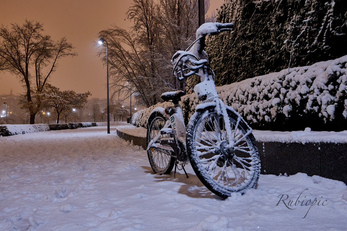 #Madrid Rio @BiciMAD #MadridNevado #madridmemola