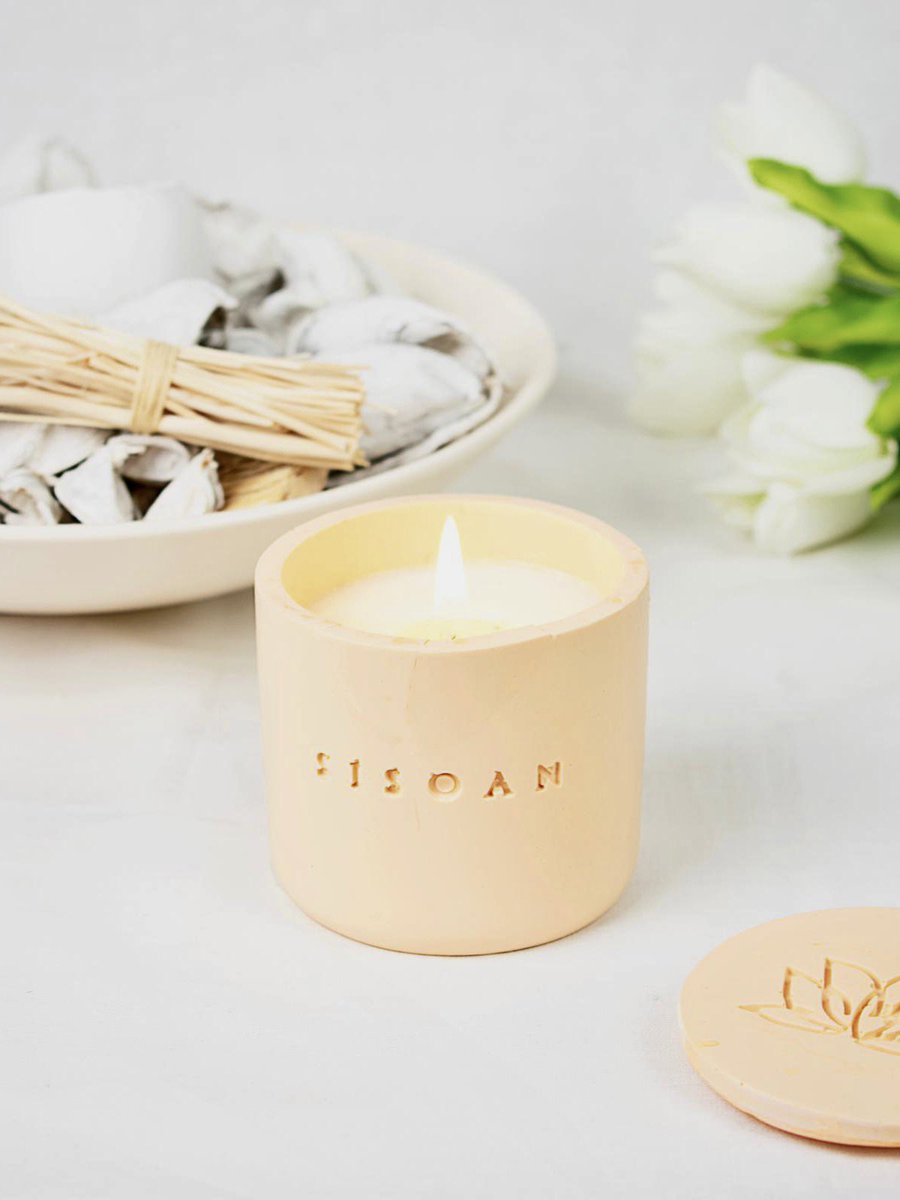sisoanscent's tweet photo. Happy #SmallBusinessSaturday! Check out our handmade candles for the perfect working from home companion at https://t.co/718L0b2MFF 💕 all candles jars are hand made by us and 5% of proceeds will be donated to charity! #candles https://t.co/lVdNsklgQe