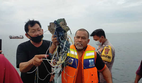 Beritasatu's tweet photo. Pesawat Sriwijaya Bawa 59 Penumpang https://t.co/EGZ7rODq1v https://t.co/vdbbRD6Z5e