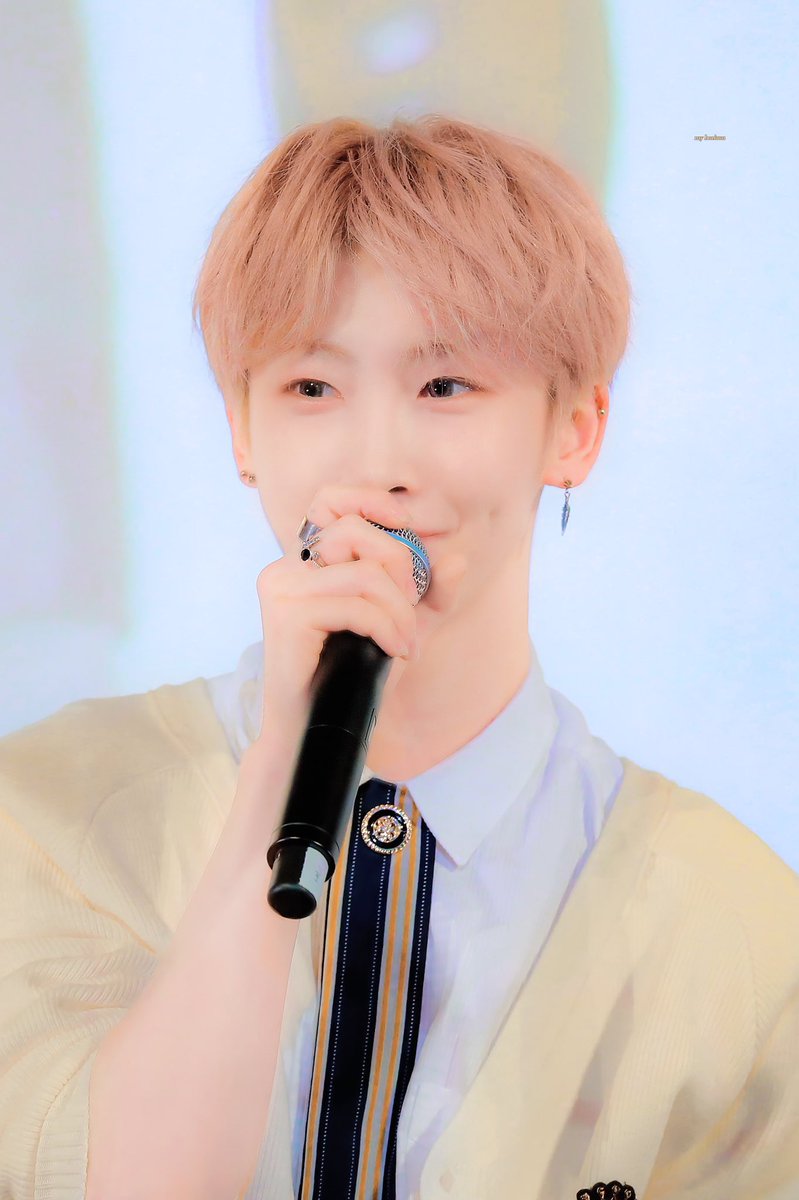 VERIVERY0810's tweet photo. #VERIVERY2ndAnniversary 
#베리베리 #VERIVERY #호영 #HOYOUNG https://t.co/AA5FCYaMCo