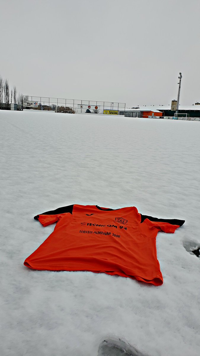 ☃️🏟☃️
Que bonics estan els nostres Municipals ⚽️! 😍🌨😍
❄ Municipal la Vinya d'Almenar
❄ Municipal La Sisquella d'Alfarràs
❄ Municipal d'Alguaire 
#Escola #Futbol #Pinyana #Almenar #Alfarràs #Alguaire