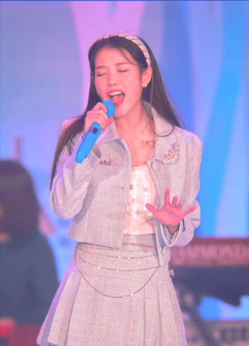dlwlrmajang's tweet photo. Breathtakingly stunning 💖

#IUxGDA2021 #GoldenDiscAwards #GoldenDiscAwards2021 #IU #iuxgda #아이유_음원대상_축하해 #아이유 https://t.co/WNSlNqGQ66