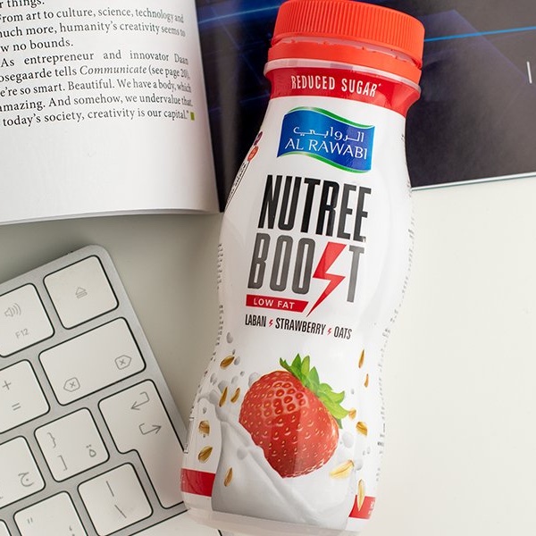 AlRawabi_Dairy's tweet photo. It’s snack time! Boost your energy levels with Nutree Boost! #mynewhabit
حان وقت تناول وجبة خفيفة! عزز مستويات الطاقة لديك مع نيوتري بوست #MyNewHabit
#AlRawabi #NationsHealth #الروابي #صحة_الشعب #AlRawabiDairy #NutreeBoost #Strawberry #Laban #Oats https://t.co/mNWmKPtKeY