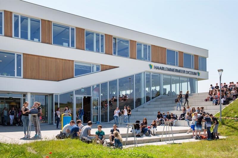 hlml_zr's tweet image. 13 januari. Algemene informatieavond (online) tweetalig onderwijs en dalton voor ouders van groep 7.
Webinar: 19:00 - 20.00 uur

Meld je hier aan:
tinyurl.com/y3yugnyq

Overzicht open huis activiteiten:

haarlemmermeerlyceum.nl/open-huis/open…