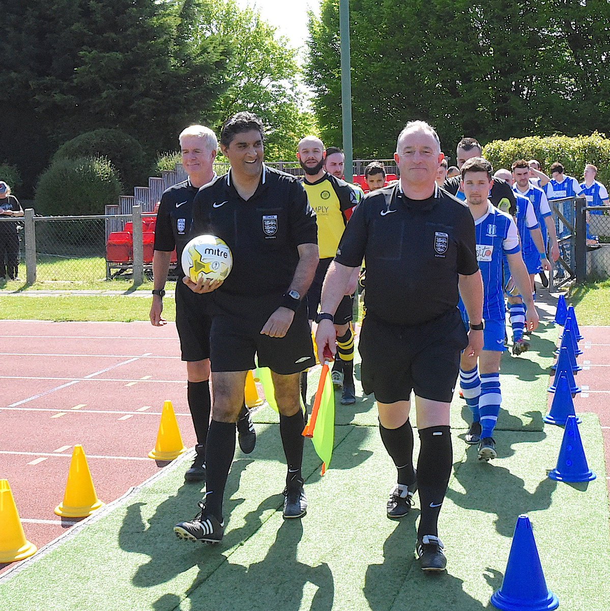 andycoolref's tweet image. #NewProfilePic