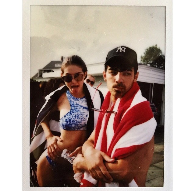 Joe and Gigi used to always go at parties together. They also attended Joe’s ex girlfriend/Gigi’s best friend Taylor Swift’s shows with the rest of Taylor’s squad.