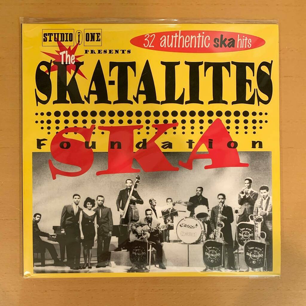 hiroki_tominaga's tweet photo. My 1st LP。レコードで何かけたいかって自分に問うてみたらやっぱりSKAになった。一瞬にして空気が60年前のジャマイカになる。凄い!うちで踊ろう。 #ska #theskatalites #1stlp https://t.co/y7CnG2HnoL https://t.co/Ol7adf40sh