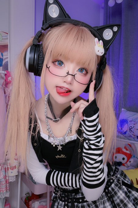 Twitterのコスプレ画像32