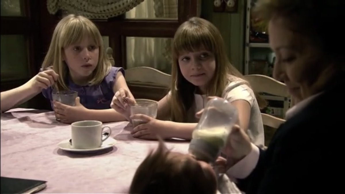 out of context el internado tweet media