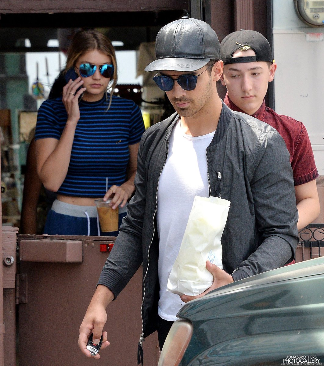 1st picture: the surprise birthday party that Gigi Hadid organized for Joe’s birthday. The boys played soccer and the girls were cheering them up. Stars like Chord Overstreet and Joe’s ex Taylor Swift were there as well.