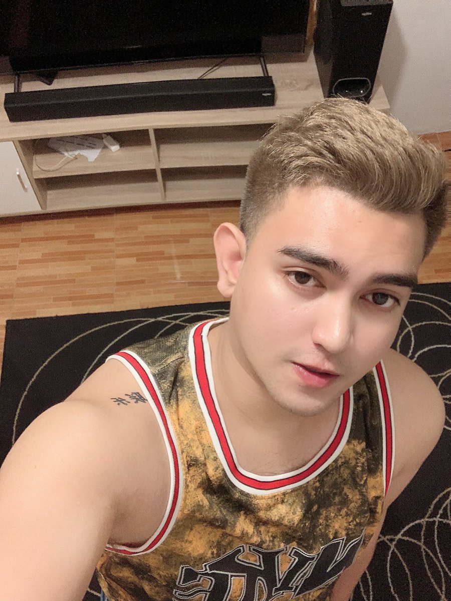 RichVT24's tweet photo. DON'T AVAIL HIM GUYS! ISANG DAKILANG SCAAAAMMM! BEWARE OF HIM! 😣😣😣 https://t.co/zm0Qns9cO1