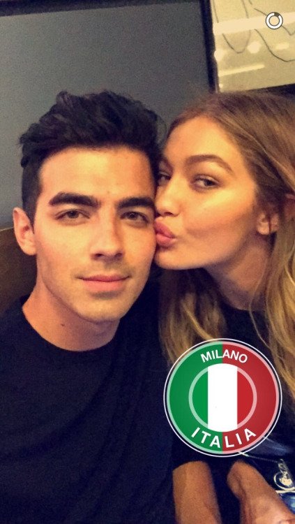 Joe went to Milan to support his ex girlfriend Gigi Hadid during the Milan Fashion Week.