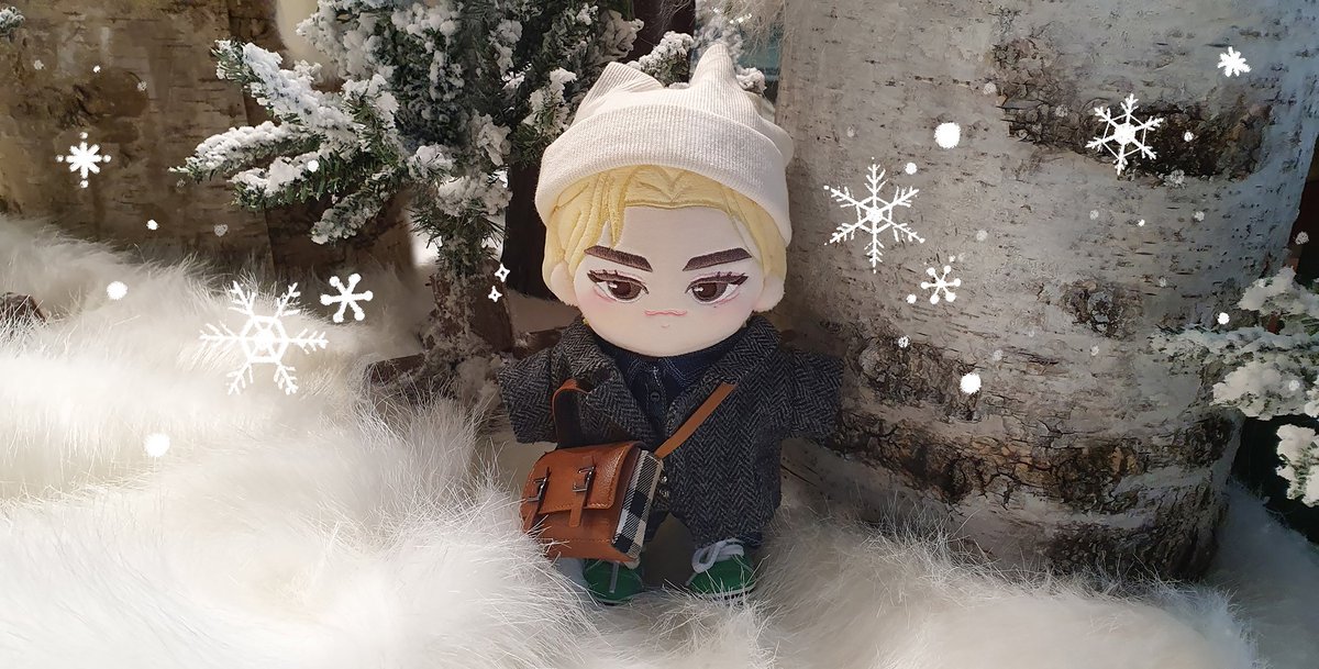 아... 눈...눈도 예쁘고🌨
형...형아 흑발도 예쁘고..
아😂❤ 블밥이도 염색하고 싶다
#황블밥 #blbob

코트, 점프수트(<a href="/merry_salonn/">준멍씨의옷_end</a>)
가방(<a href="/thisis_salon/">딧잊살롱 (thisis_salon ⁰²¹⁶)플로디❤️</a>)