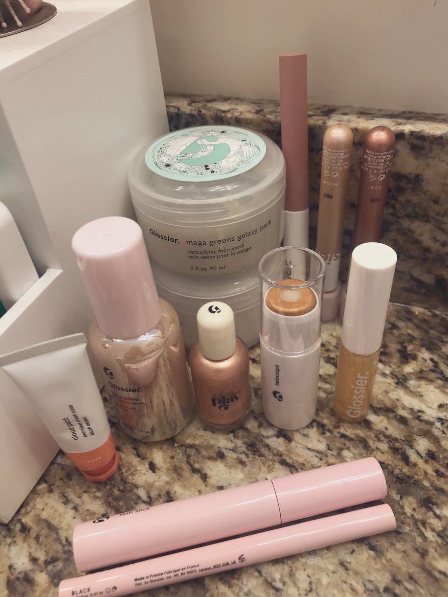ktrosereyes's tweet photo. The new line up ✨@glossier 🤤 https://t.co/8jKynkFbxB