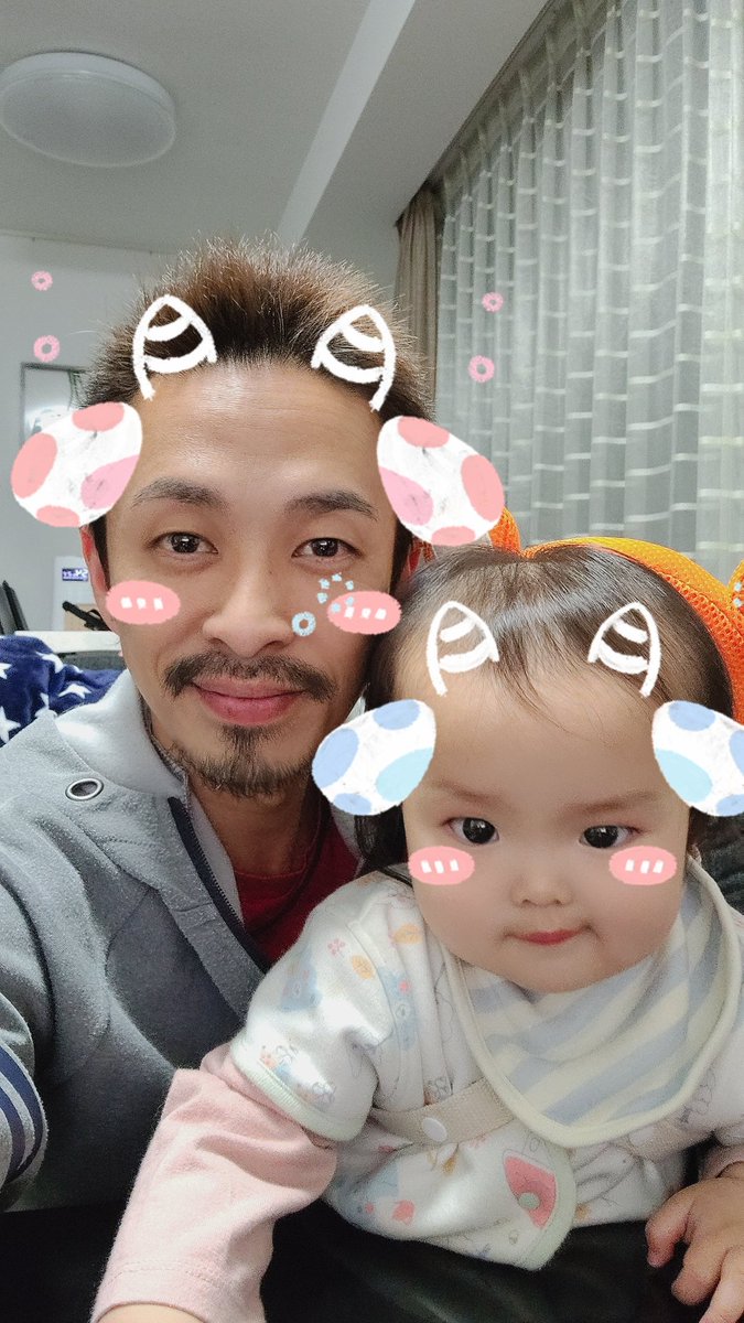 masak317's tweet photo. Twitter始めて3年経ちました。子供も1歳になりいろいろと大変だけど何とかやっています😌 周りからは幸せそうに見えるかもだけど、俺自身はストレスと不満と我慢でかなりまいってるかな　どうにもならんけどやってくしかないんだよねー　
#ミニチュアダックス　
#子供1歳　#育児 https://t.co/51eR5OxAC6