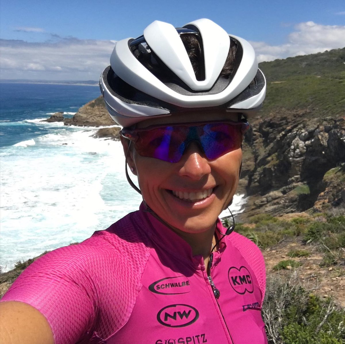sabinespitz's tweet photo. Such a nice day to be out on the bike....😃
Today I chose to go to the cliffs above Herolds bay where you always get a beautiful view 😍 @Heroldsbaai, Western Cape, #SouthAfrica
#lovemtb #mtb
#mountainbiking #naturelover #takeabike #bikepassion #rideabiker https://t.co/Sj9S6XbV4X