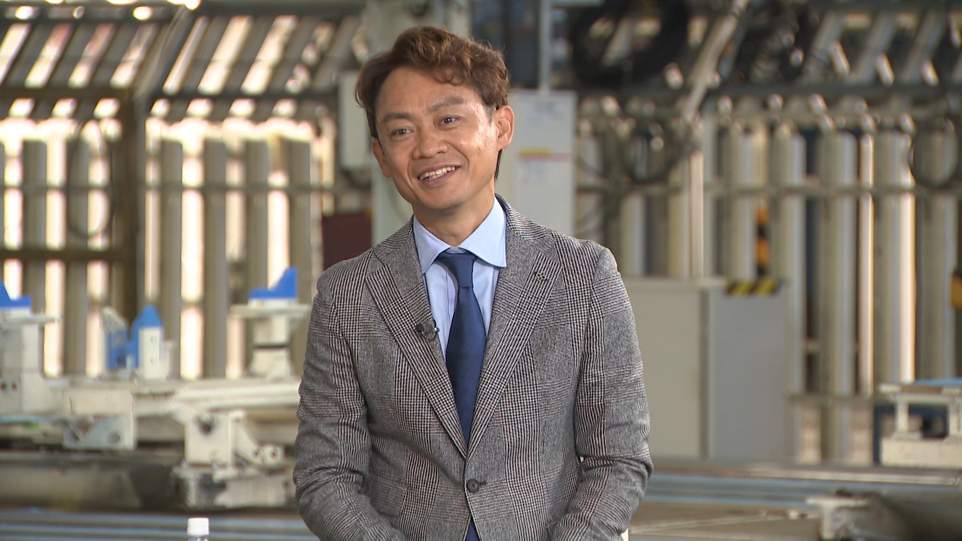 東海テレビ あす朝7時から ボクらの時代 すごい組み合わせですよ マツコ デラックス 豊田章男 トヨタ自動車社長 レーシングドライバー 脇阪寿一の3人 閉所されたトヨタ自動車工場での撮影です 東海テレビ あす朝7時から ボクらの時代 すごい組み合わせですよ マツコ デラックス 豊田章男 トヨタ自動車社長 レーシングドライバー 脇阪寿一の3人 閉所されたトヨタ自動車工場での撮影です