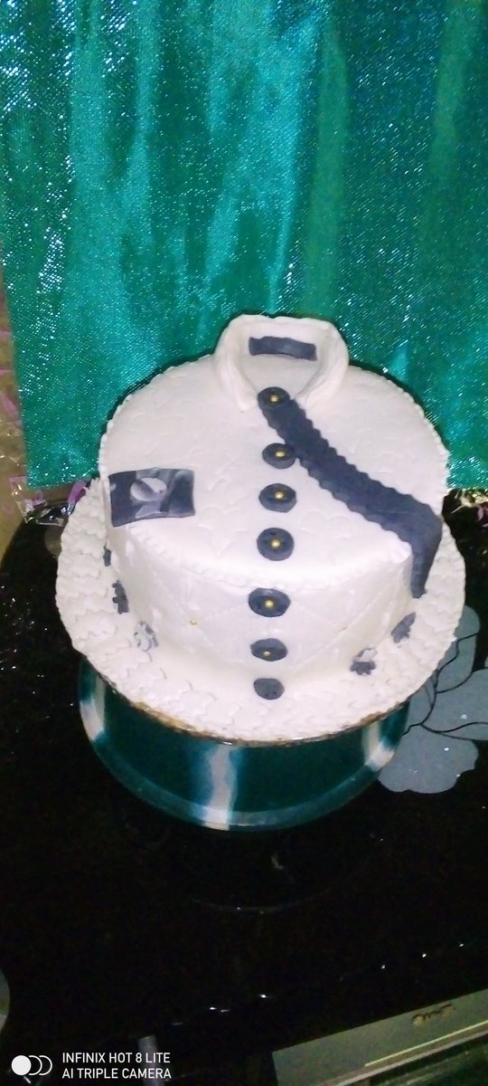 BlessynNuel's tweet photo. @dino_melaye Help an upcoming cakeprenurer ...................  Your involvement and contribution will help go a long way........
#nigerbaker
#kogibakers
#oweprenure https://t.co/J7jTA3fWuk