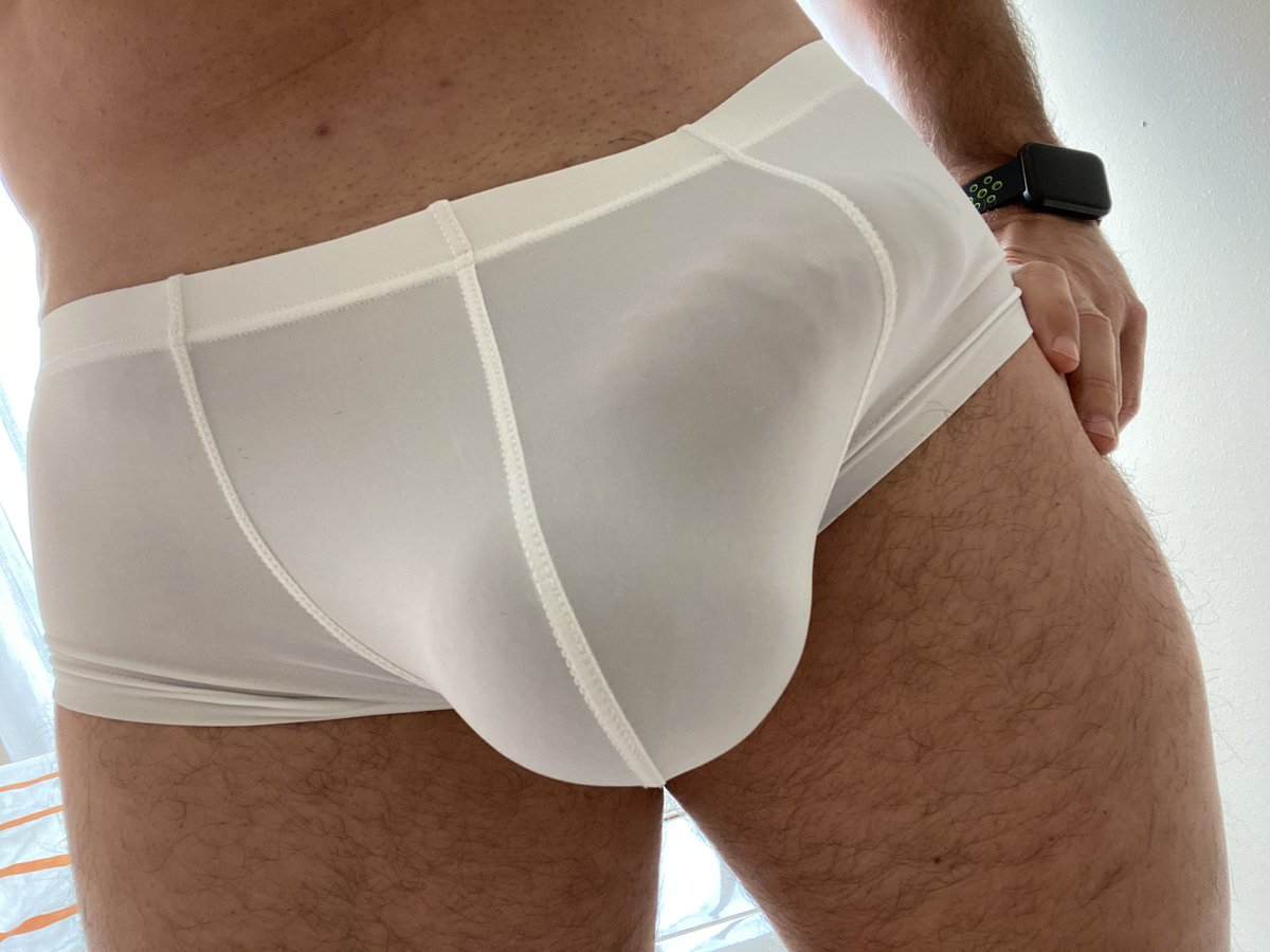 bulgelover68's tweet photo. #bulgelover68 #bigbulge #bigcock  #bigballs #daddybulge #underwearbulge #bulto #paquete Morning wood in white https://t.co/rbI8eSr3Pf