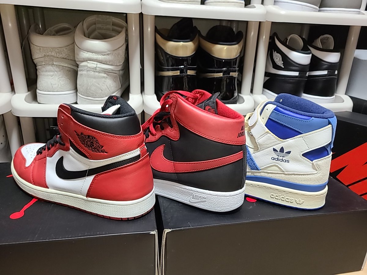 坂道 下 到着しました Adidas Forum 84 High Ogです Nike以外ほぼ買わないのに珍しくadidas かっこいいデザインと思っていたところ ジョーダンが履いていたと聞いたら欲しくなるわけです そのへんミーハーです 詳しくはインスタで Adidas Forum84