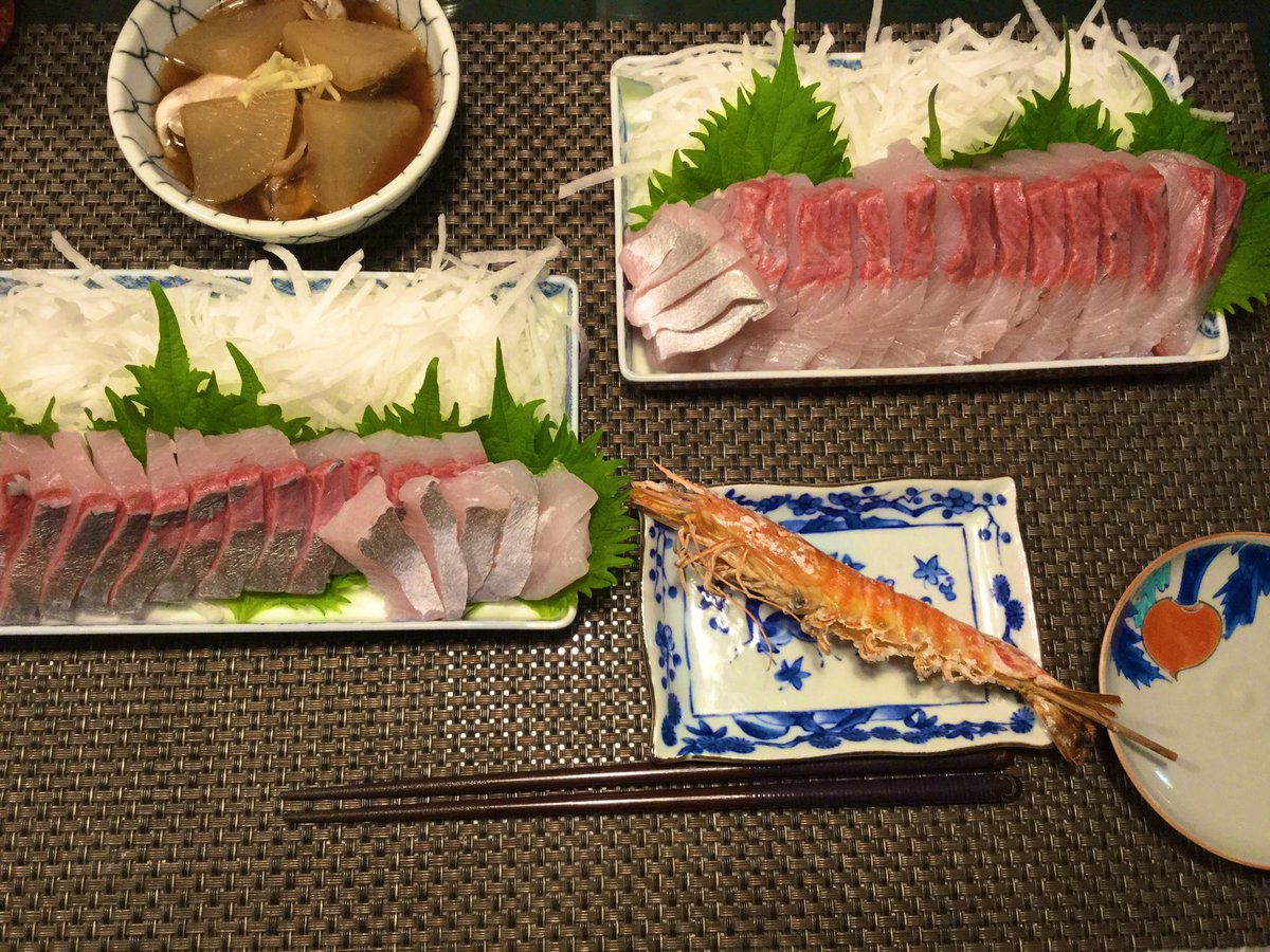 𓆝𓆟しえる𓆜𓆞 魚捌く人 今日の晩御飯 カンパチ刺盛り合わせ 背 腹 ハラモ 車海老の塩焼き カンパチアラ煮 試食用 鰤よりもカンパチの方が好き アラ煮は薄味だけどしっかり味が染み込んでて明日のメインの料理 B 料理男子 料理好きな人と