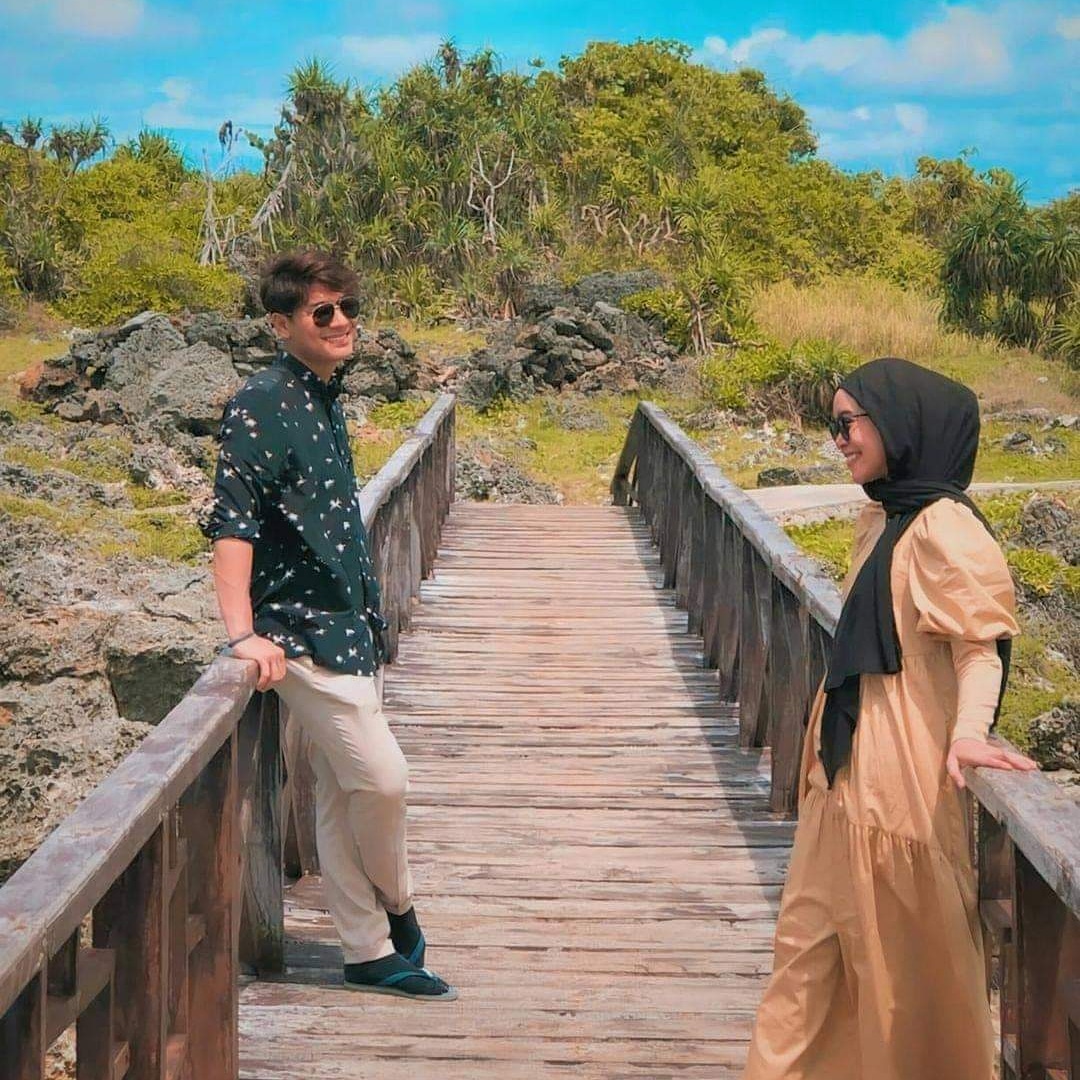 PainiR's tweet photo. Adududuh tiap hari makin lengket aja kayak perangko aja, bahagia terus buat leslar. 
#lestikejora #billover #leslarmenujuhalal https://t.co/yUGMyUDvcb