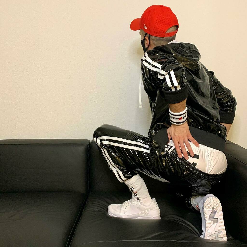 sneax77's tweet photo. #mrriegillio #aasssoxx #sk8erboy #sk8erboysox #sneakeraddicted #snkraddicted #sneakermaster #sneakerslave #sneakerporn #whitesox #trackies #gaysneakers #gaytrackies #gayfetish #gaylad #gayscally #gaychav #gaykiffeur #kissmyairs #lickmyairs https://t.co/qYvzxL1z5j https://t.co/eBz148uiU1