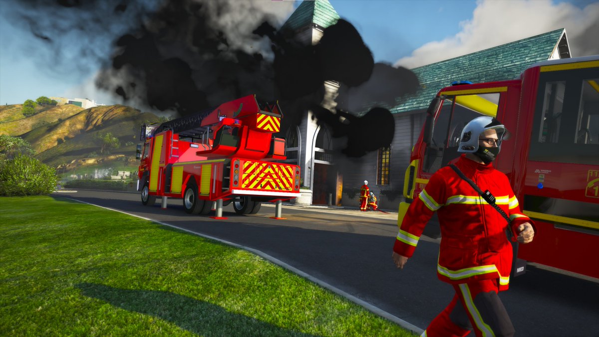 DcpjRemi's tweet photo. #SIMULATION #BMPM #DCPJ
Hier soir, les @PompiersSDCPJ sont intervenus pour un feu d'église. De nombreux moyens engagés, tels que des FI, une VRCG ainsi qu'un MEA!🚨🚒👨‍🚒 https://t.co/lB5rxj0gMh
