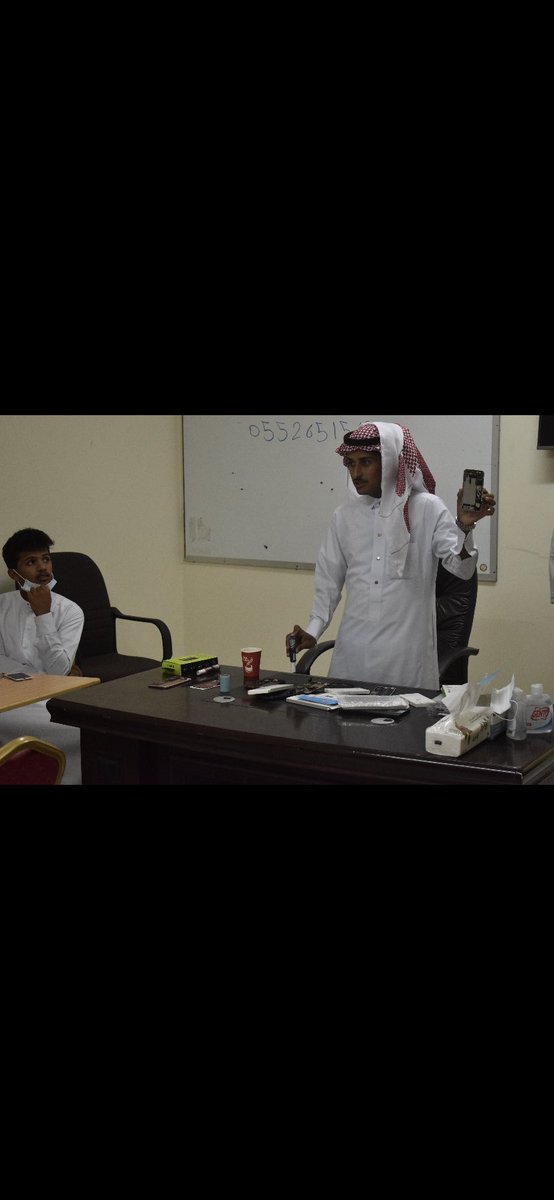 rm_z12's tweet photo. مقتطفات من الدورة صيانة الجوالات التي نفذها المدرب رمزي البرقاني في لجنة التنمية الاجتماعية https://t.co/AN2txgImAO