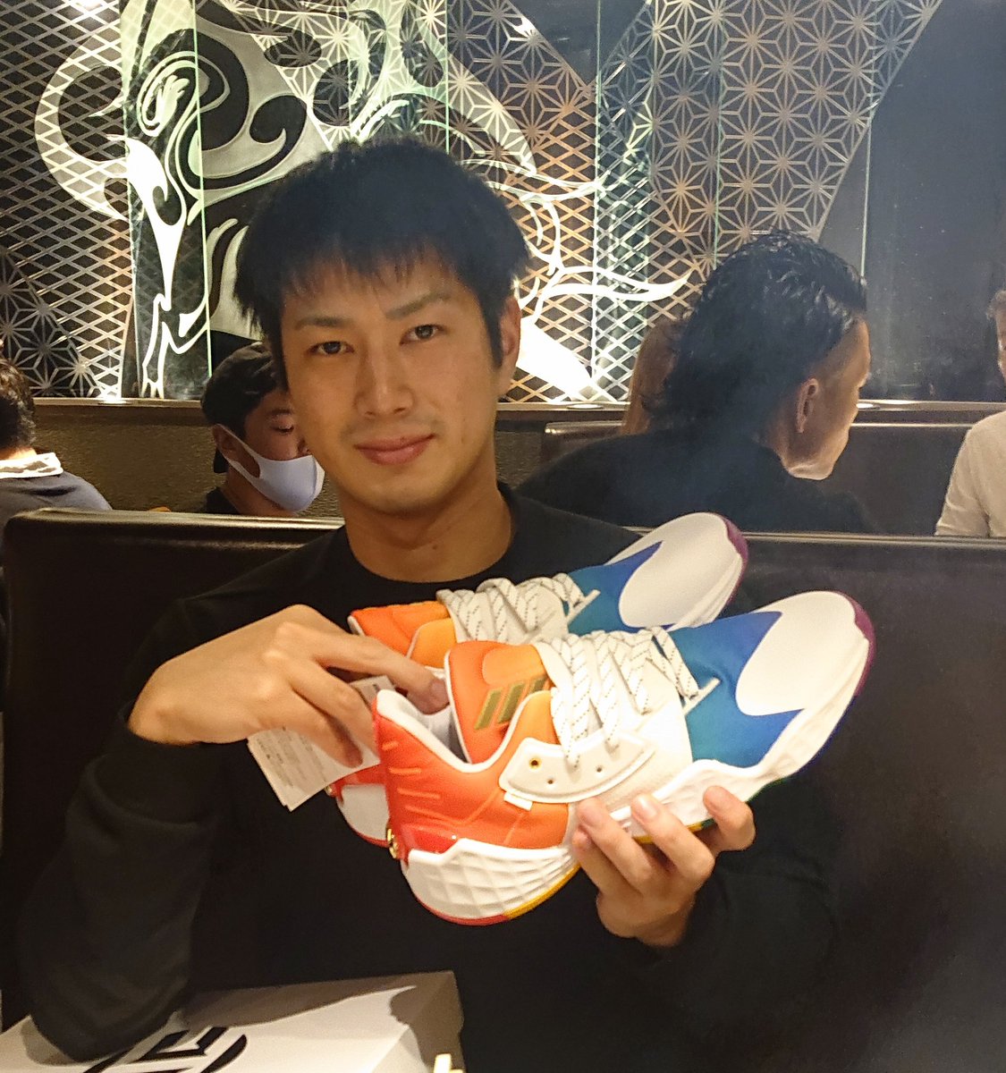 flash0mogmog7's tweet photo. 公式の画像にチラッと。
気づきました？
コレに変わってましたねぇ～😊😊😊
#flash0
#テラシーの靴箱 https://t.co/pAjP2r5DOz