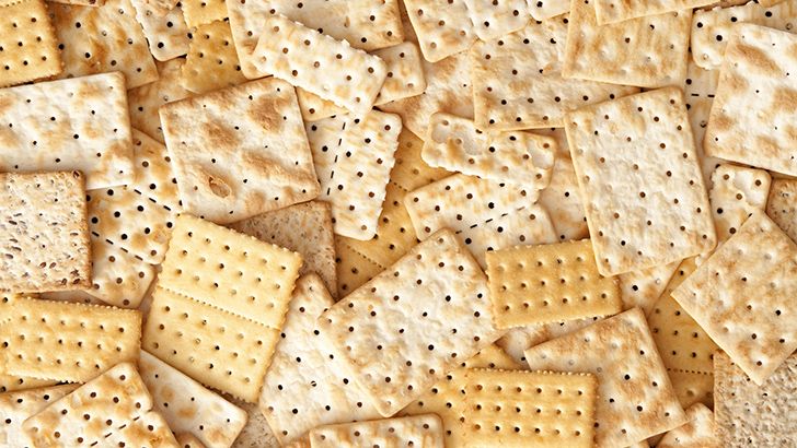 Ainsyaa21's tweet photo. Have you ever wonder why crackers have holes ? 🤔 #imk221 

During the baking process, if the crackers have holes in them, it prevents air bubbles from ruining the product. https://t.co/1ywRRoWYdX