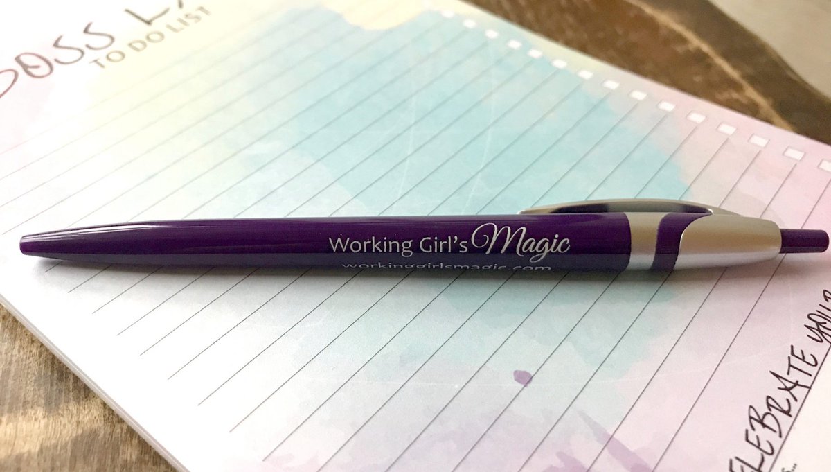 _____Bumble_bee's tweet photo. @Raantass Toh ye lijiye majic pen orr notebook, kis baat ki daeri hai🤕🤕 https://t.co/5pZf6p06FI
