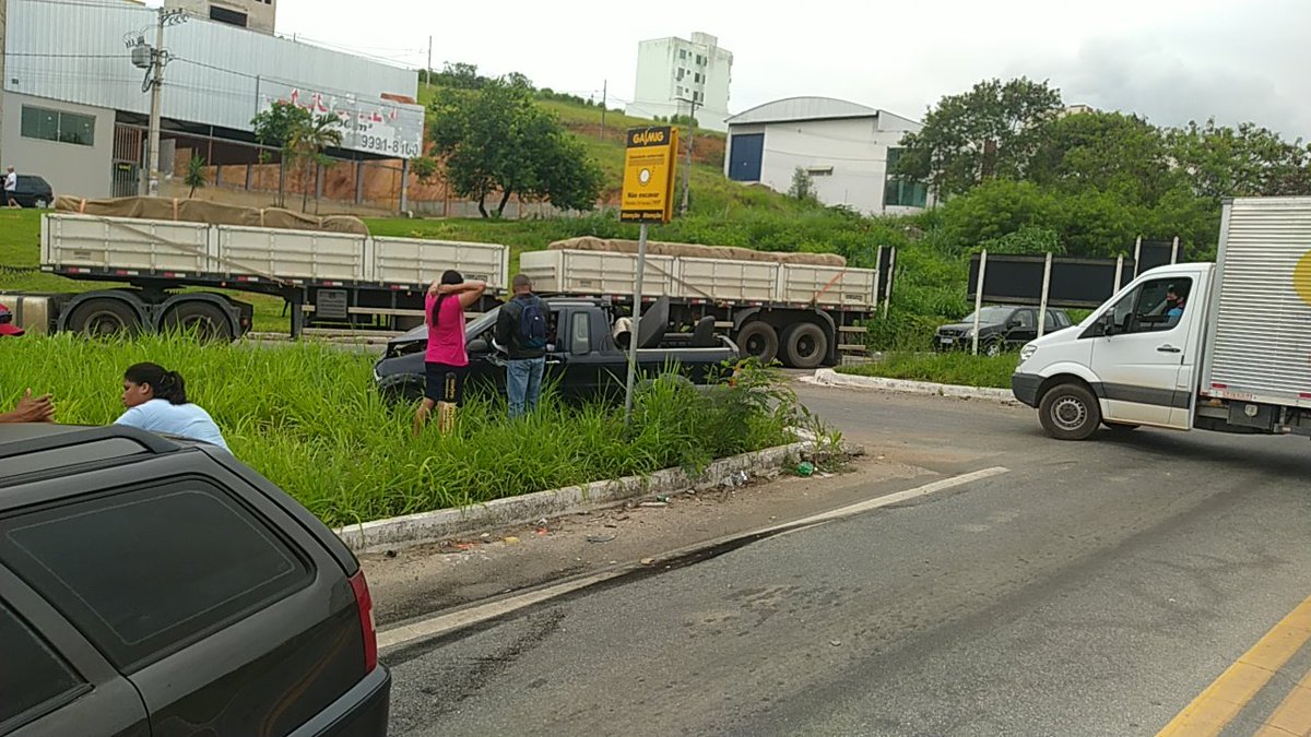 Br381 km250 em Santana do paraíso no vale do aço.
Saída p/governador Valadares.
Colisão .
Trânsito lento no local.