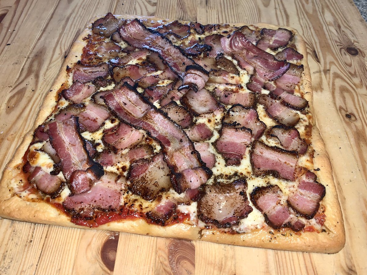 Baconbarjp's tweet photo. New beers connected today from @ExNovoBrew ! Black is Beautiful and Because People Like to Say Salsa! Pairs well with our Bacon Bomb! Pizza or Bacon Brisket sandwich. #okinawa #bacon #pizza #craftbeer #japan #沖縄 #ベーコン #クラフトビール #baconbar #baconbarjapan thanks ezobeer! https://t.co/6jkEL1yVAk
